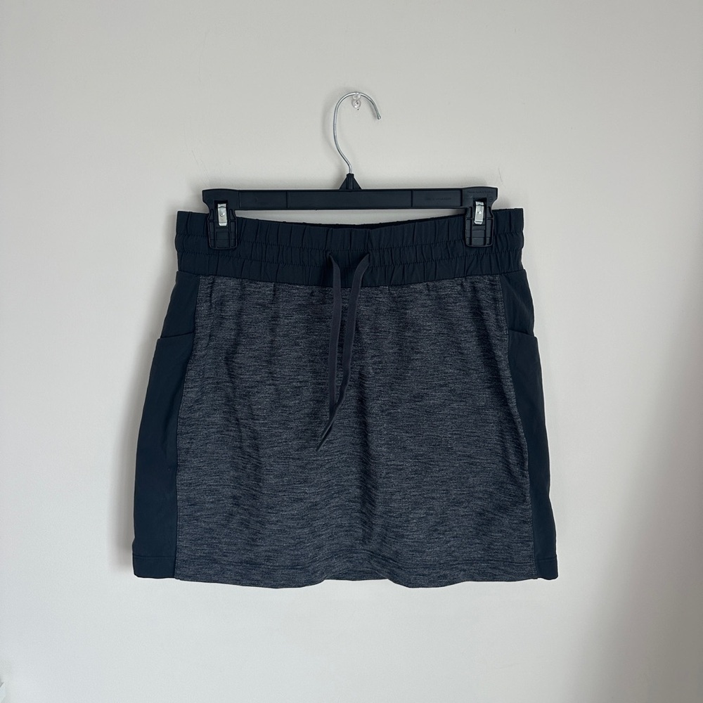 Athleta Women's Skirt Medium Excursion Hybrid Skort Gray Stretch Tennis XS